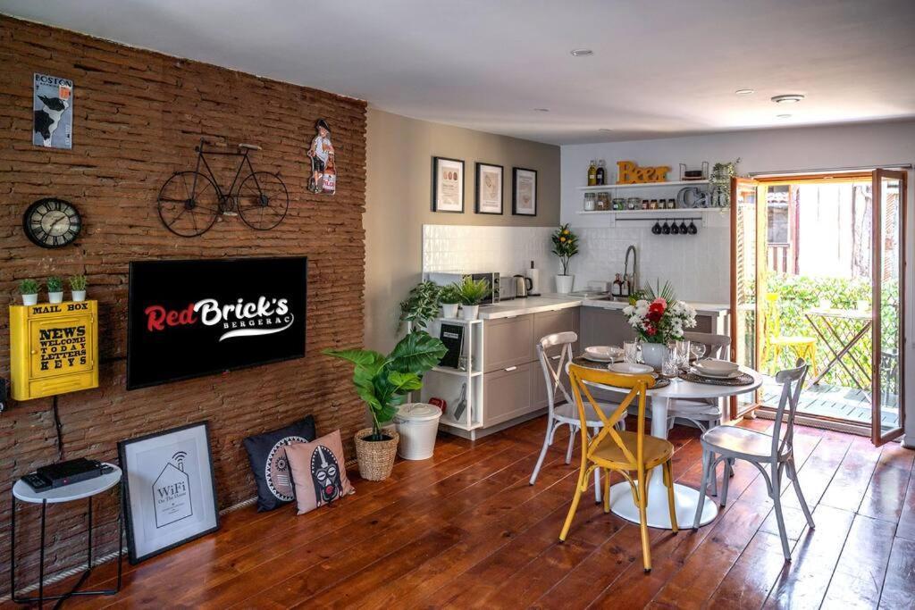 Redbrick'S Bergerac, Au Coeur Du Centre Historique Exterior foto